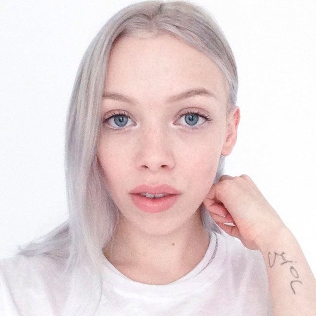 pelo-gris-mujer-tendencia-5